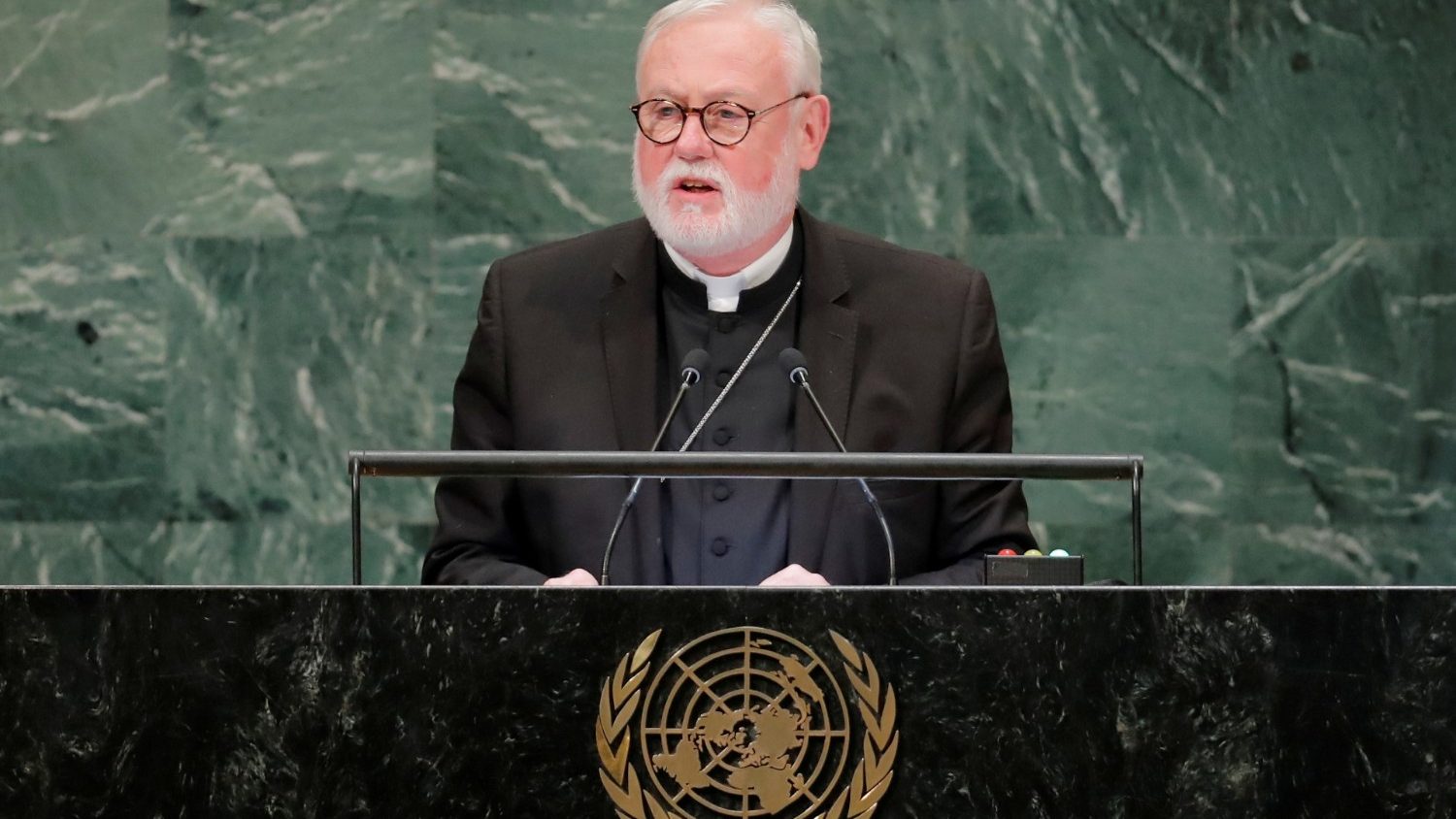 Monsignor Gallagher: "La guerra di Gaza non sia origine di altri conflitti religiosi"