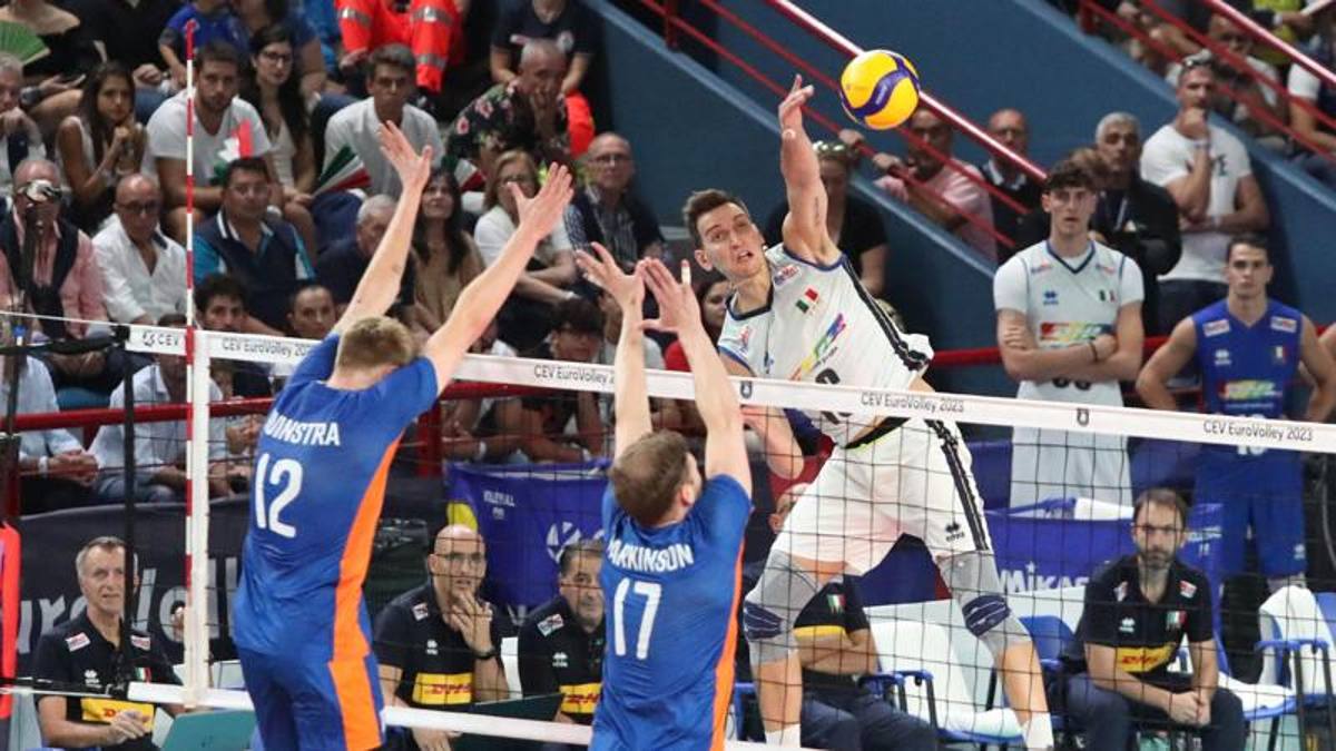 Pallavolo, l'Italia batte l'Olanda dopo una battaglia lunga 5 set: ora la Francia in semifinale