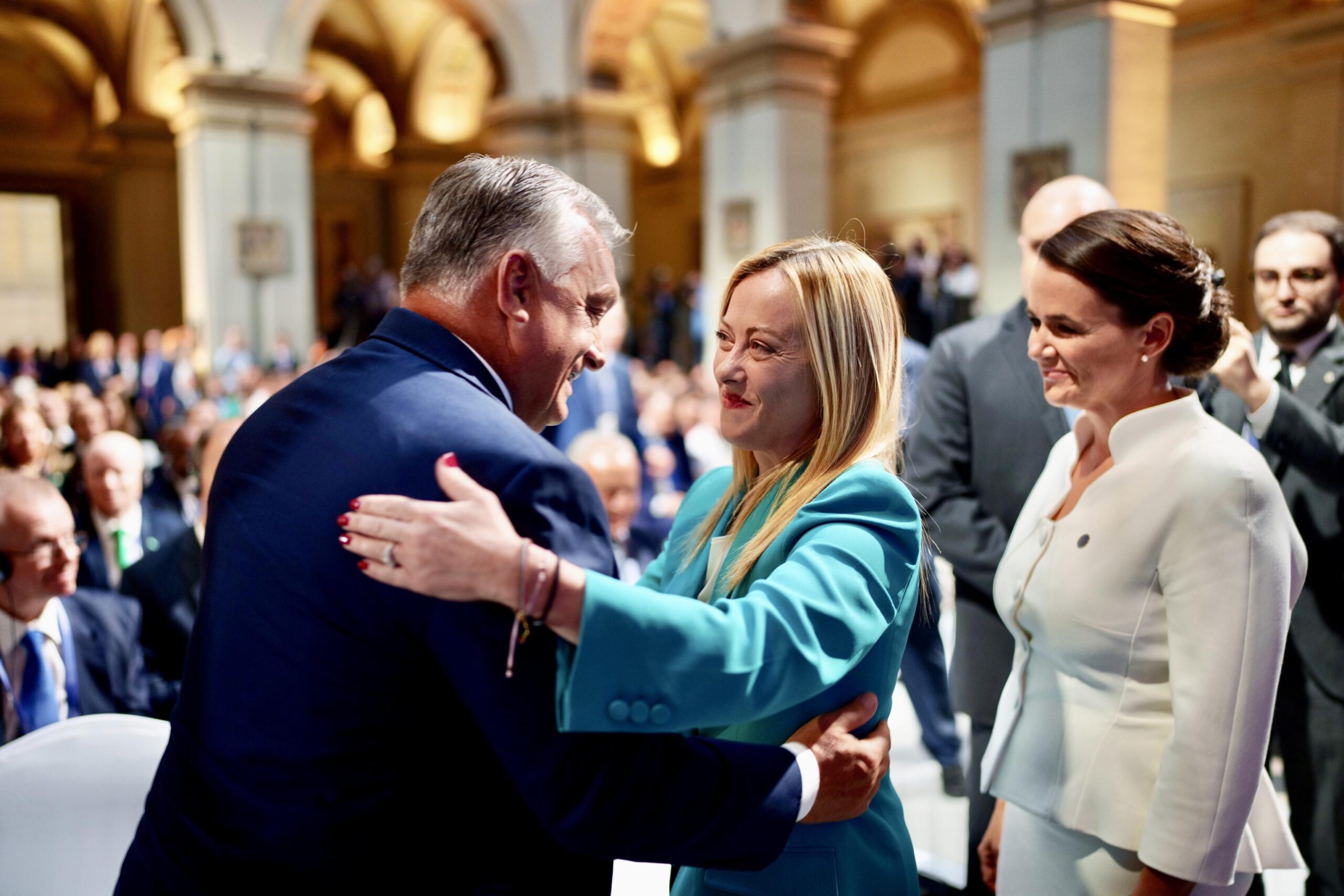 Orban dice no ai patti sui migranti (e di fatto pugnala Giorgia meloni)