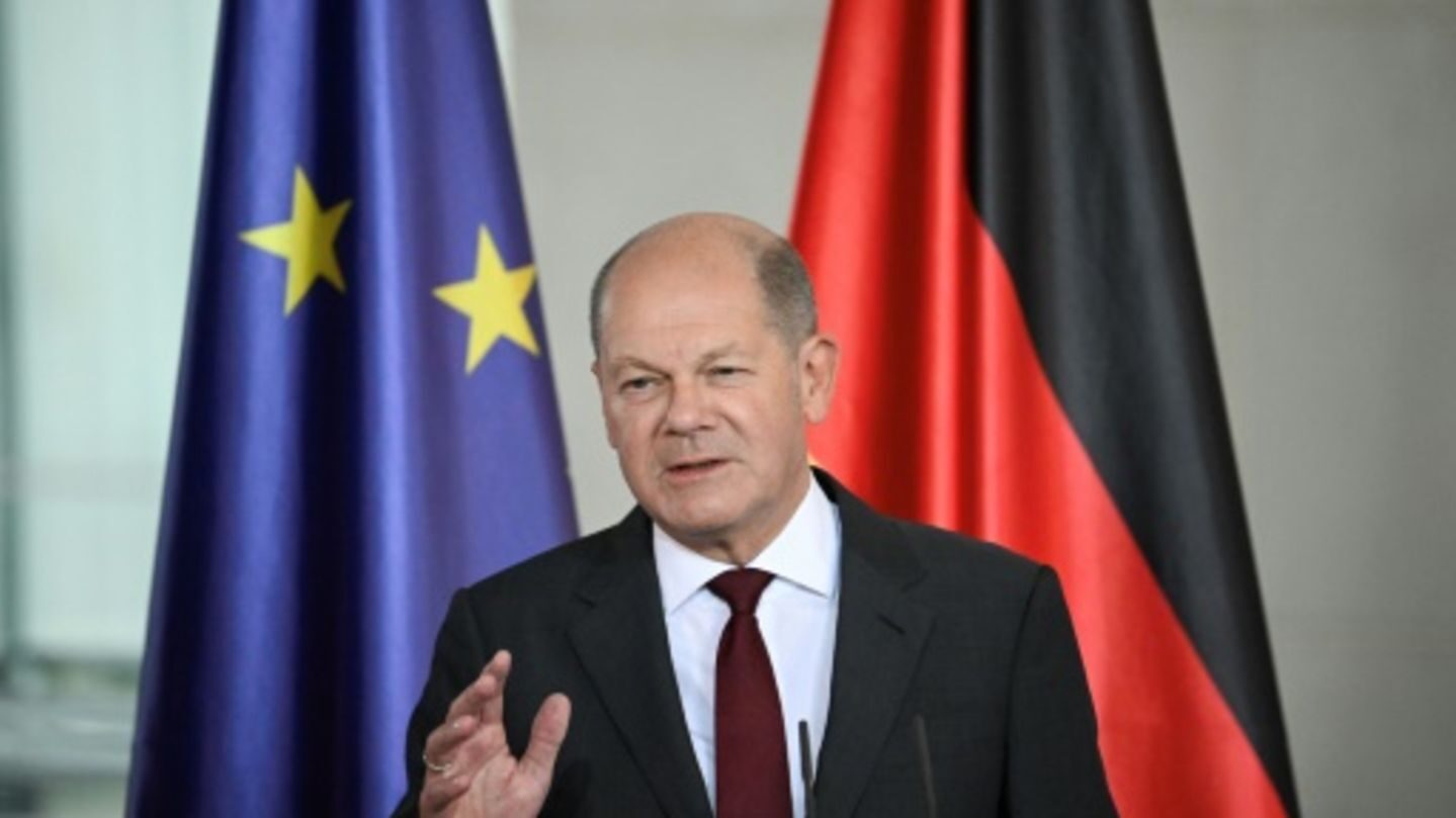 Scholz: "Putin vuole dividere l'Europa, serve unità"