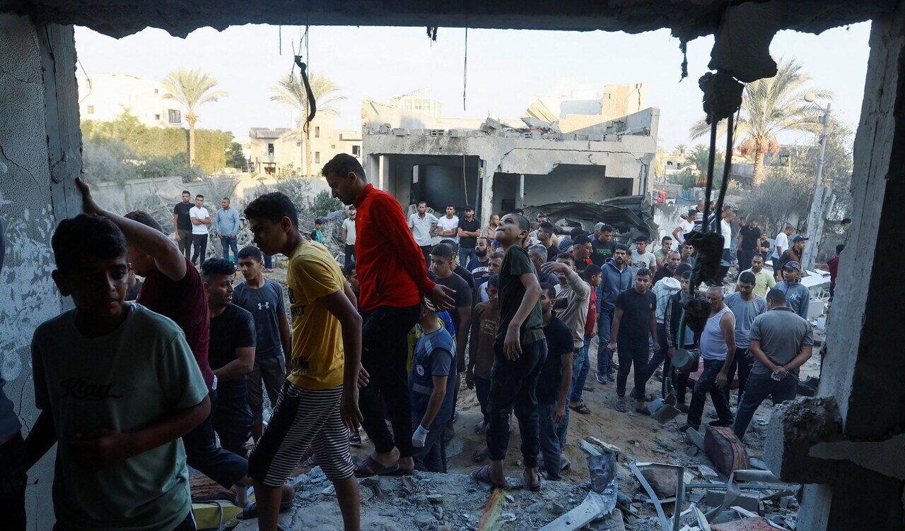 Gaza, Israele insiste sulla 'punizione collettiva": "Niente acqua e luce se non liberano gli ostaggi" Gaza, Israele insiste sulla 'punizione collettiva": "Niente acqua e luce se non liberano gli ostaggi"