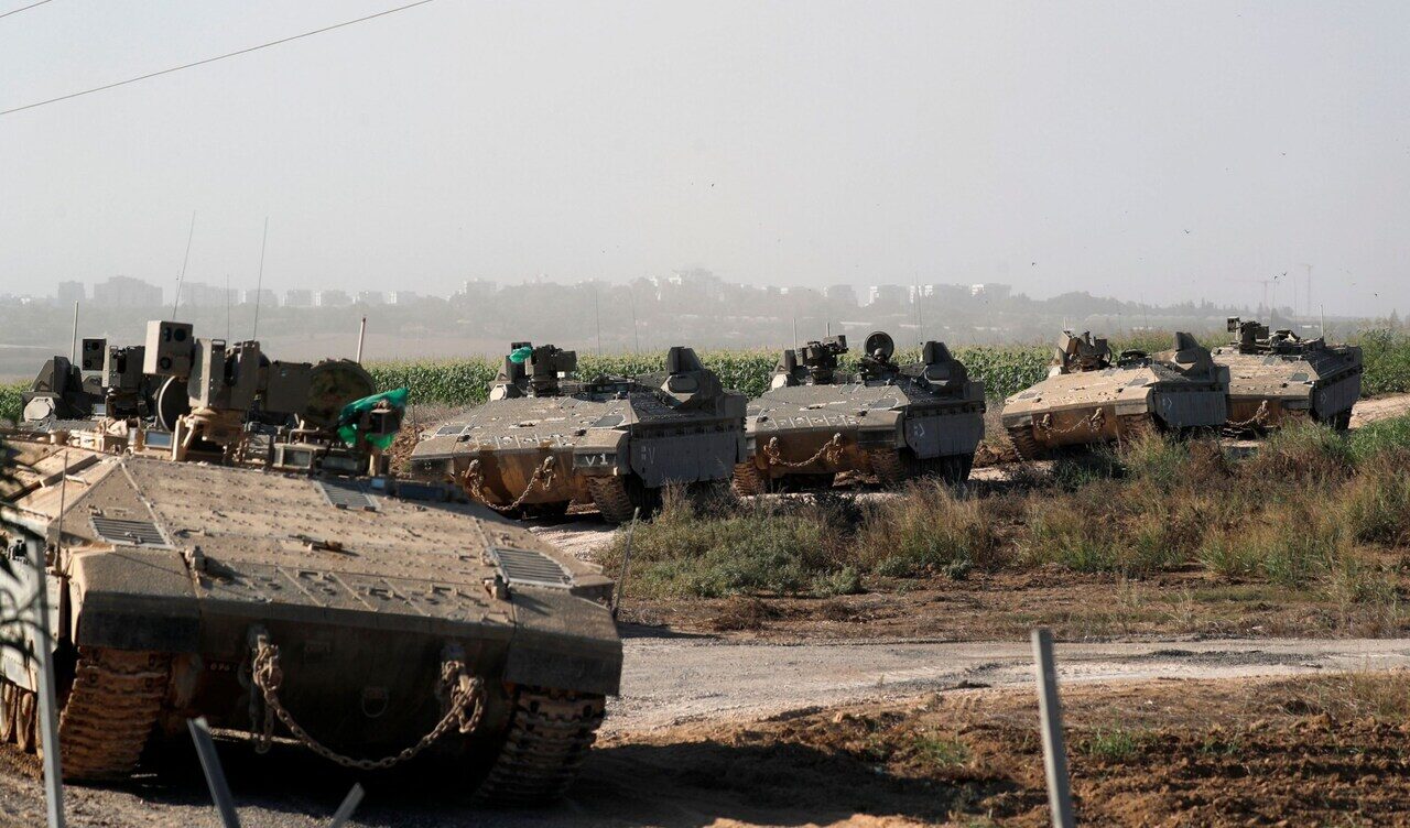 I militari israeliani fanno raid mirati a Gaza alla ricerca di ostaggi e per distruggere armi I militari israeliani fanno raid mirati a Gaza alla ricerca di ostaggi e per distruggere armi