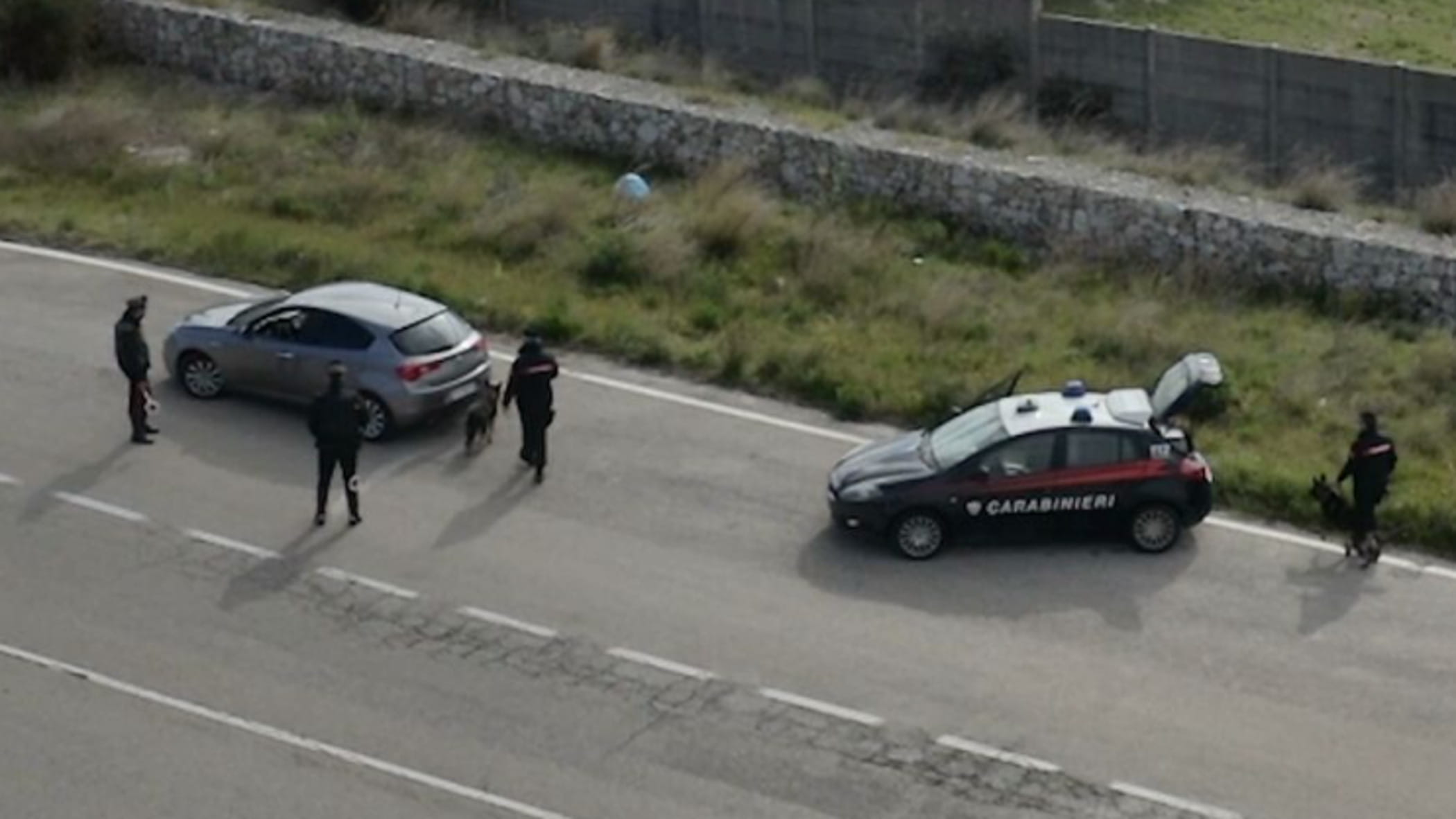Inseguimento e sparatoria a Civitavecchia, feriti quattro carabinieri: ecco cosa è successo