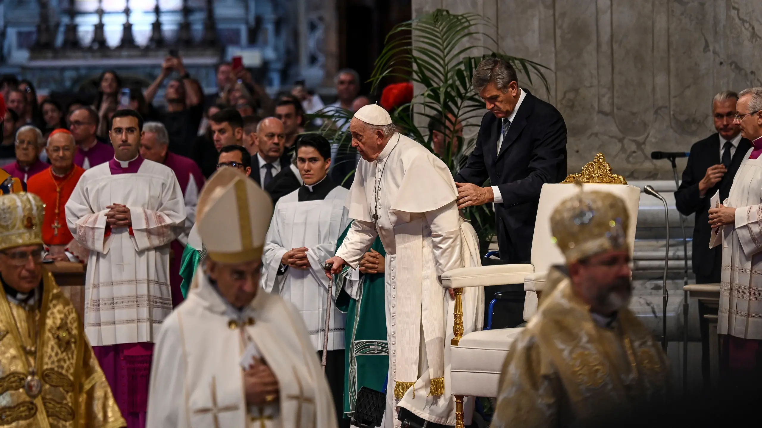 Sinodo: perché la Chiesa in 'ritardo di due secoli' sta faticosamente recuperando tempo