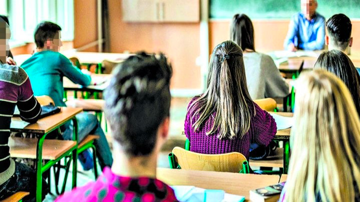 Il preside di un liceo arrestato per violenze sessuali: le denunce di sei studentesse minorenni