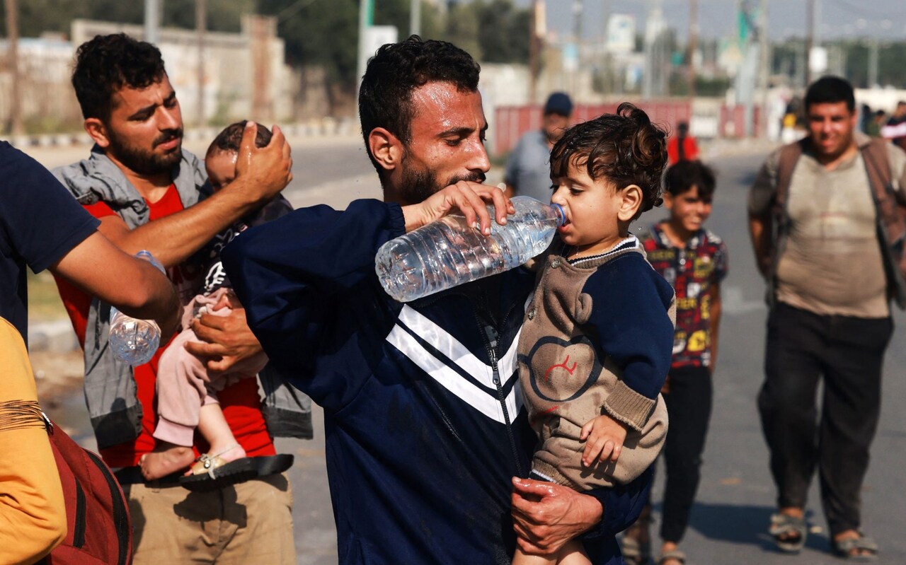 L'Onu: "A Gaza i palestinesi sopravvivono con solo due pezzi di pane al giorno" L'Onu: "A Gaza i palestinesi sopravvivono con solo due pezzi di pane al giorno"