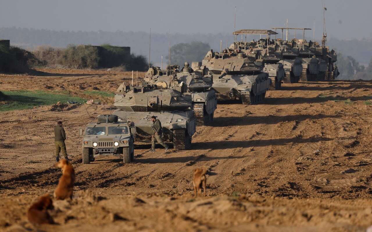 Gaza, l'accusa contro i militari israeliani: palestinesi giustiziati in strada e abusi contro le donne