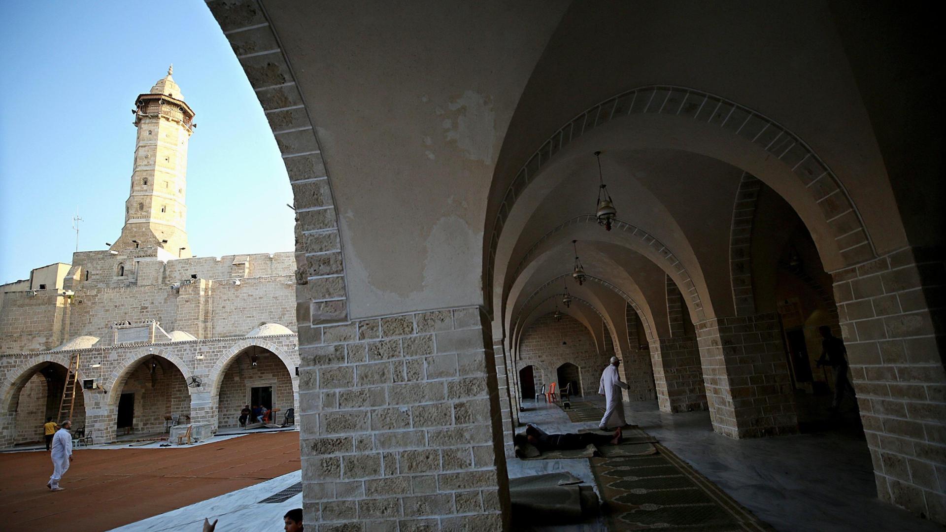 Gaza: danneggiata la moschea Omari, uno dei simboli della storia millenaria della striscia