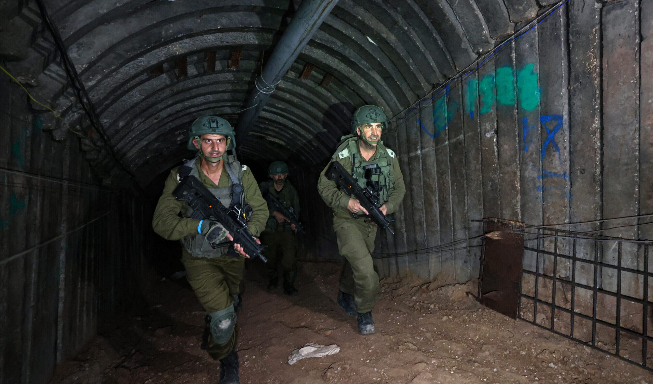 Israele giustifica l'uccisione dei due giornalisti palestinesi: "Erano con un terrorista..."