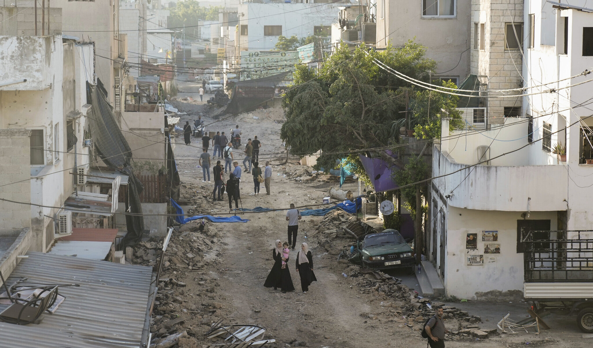 Soldati israeliani intonano canti ebraici nella moschea di Jenin: proteste