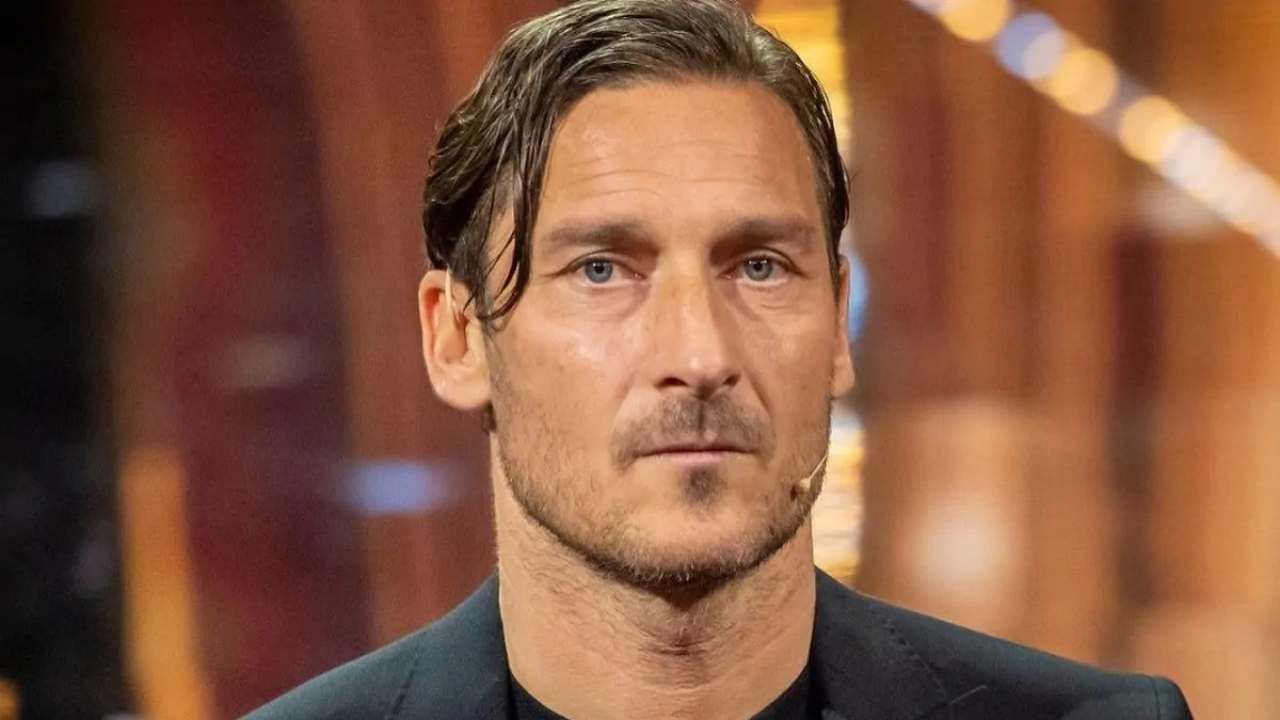 La Guardia di Finanza si presenta a casa Totti per una verifica fiscale