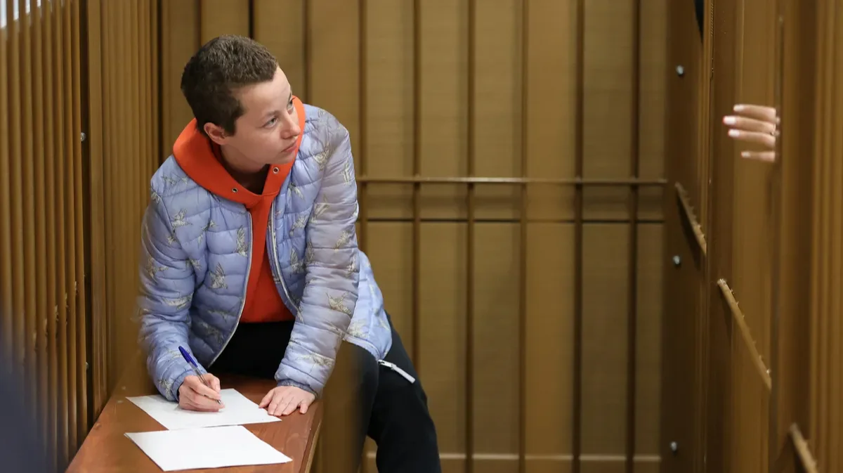 Una regista e una poetessa si difendono in versi davanti al giudice: la storia di Larisa Semenova e Zhenya Berkovich