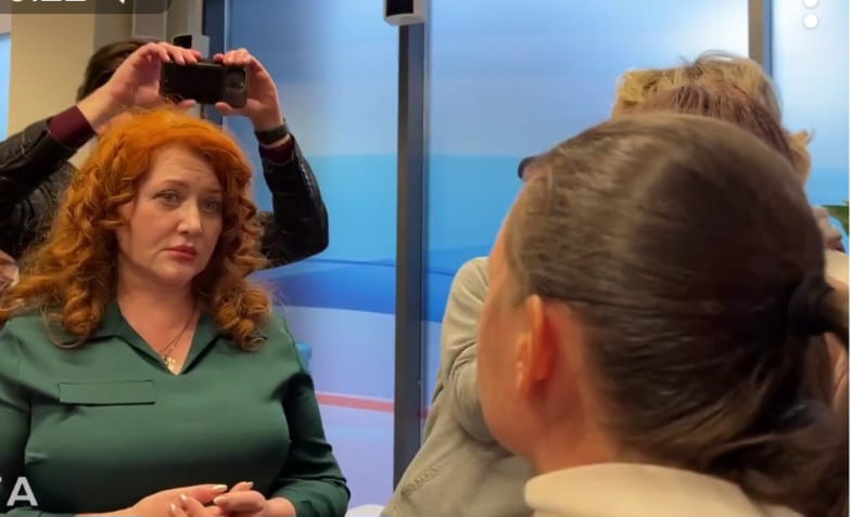 WhatsApp Image 2024-01-20 at 18.58.21 Le mogli dei soldati in guerra fanno irruzione nell'ufficio elettorale di Putin