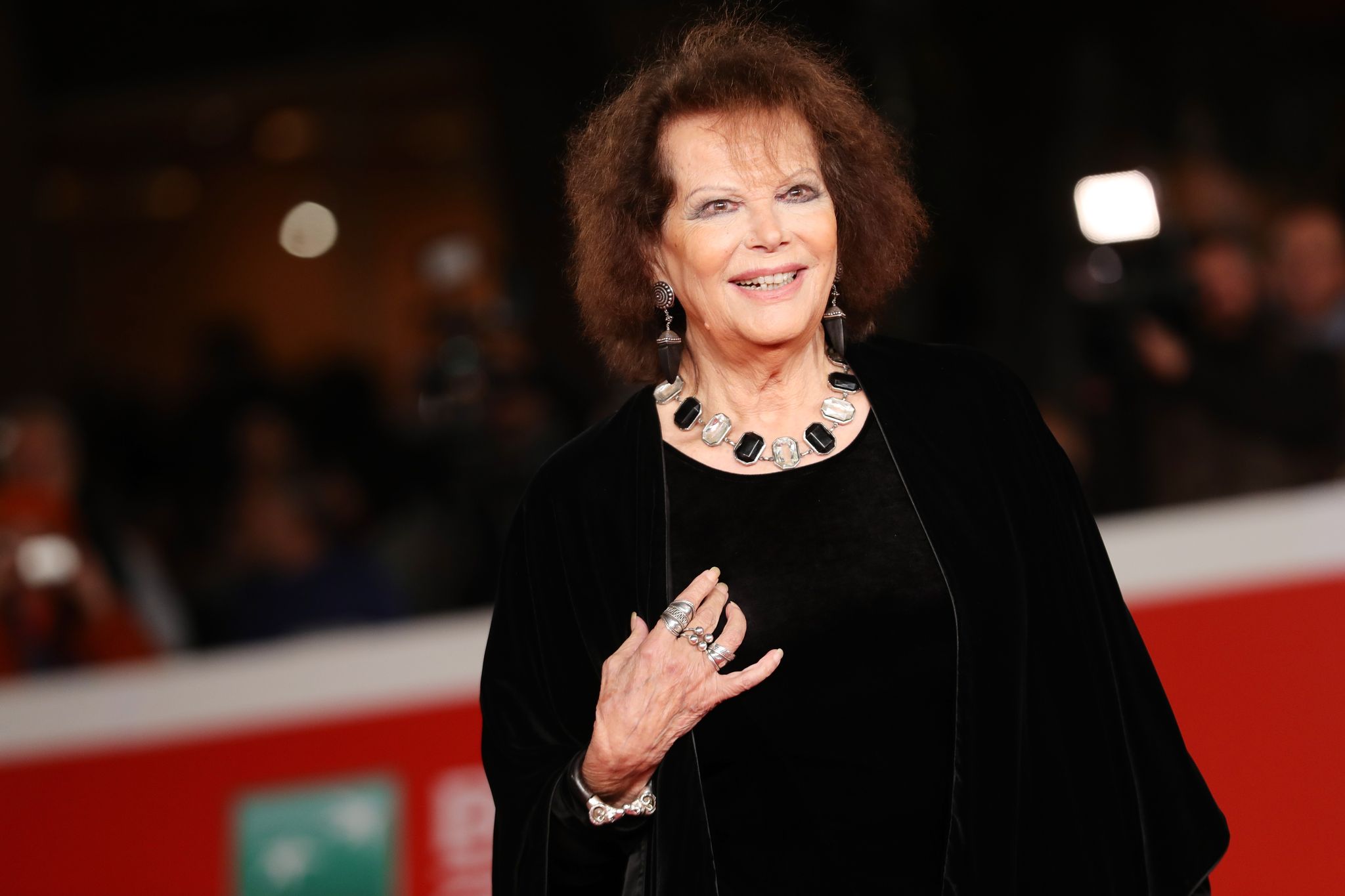 Morte di Sandra Milo, Claudia Cardinale: "Perdo un pezzo della mia famiglia"