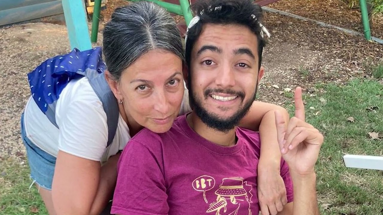 Israele, il padre di un ostaggio: "Riportarli a casa in un sacco non sarebbe una vittoria"