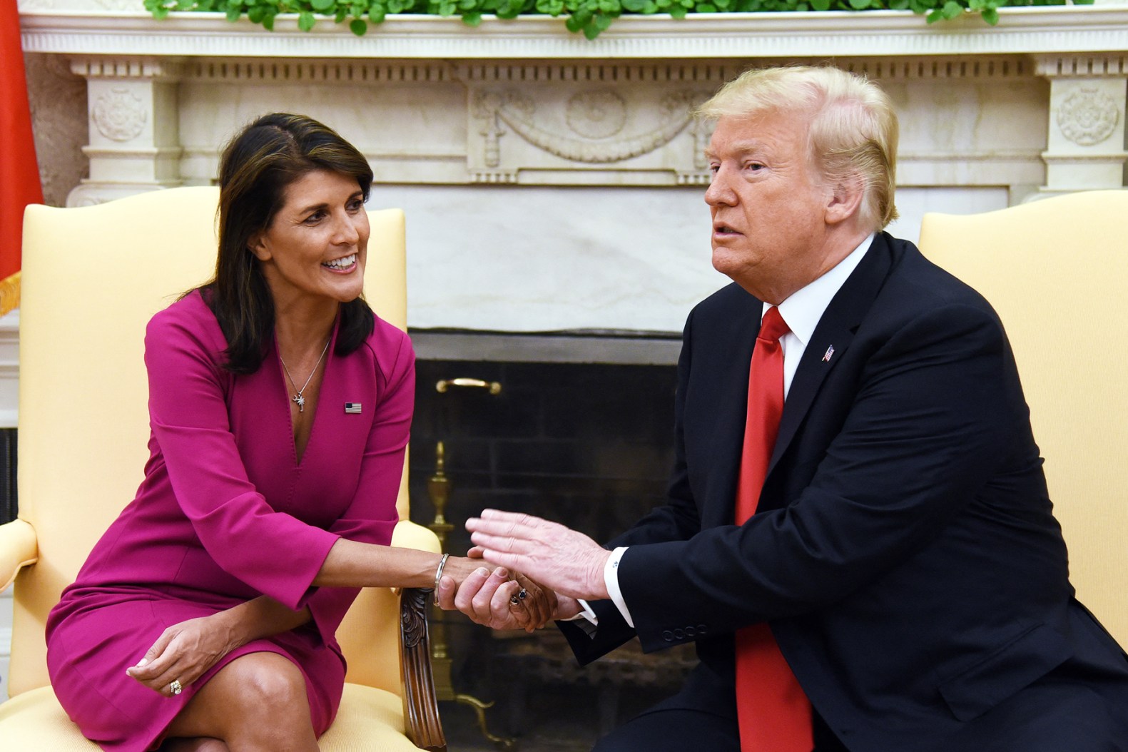 Trump diffama ancora Nikki Haley: "Per vincere in New Hampshire conta sui democratici infiltrati"