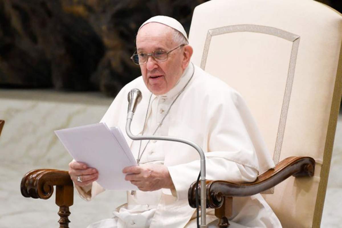 Metafora della bandiera bianca, il Vaticano precisa: "Il Papa non parlava di resa dell'Ucraina ma di negoziati"