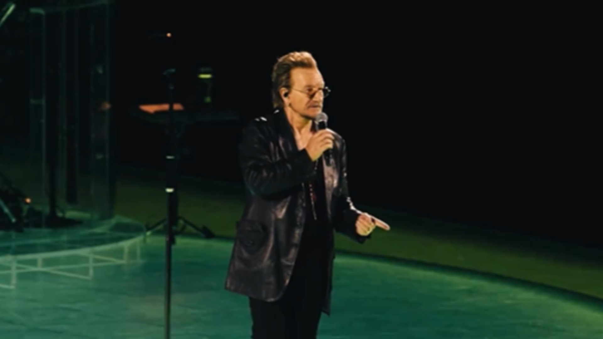 Bono e gli U2 rendono omaggio a Navalny