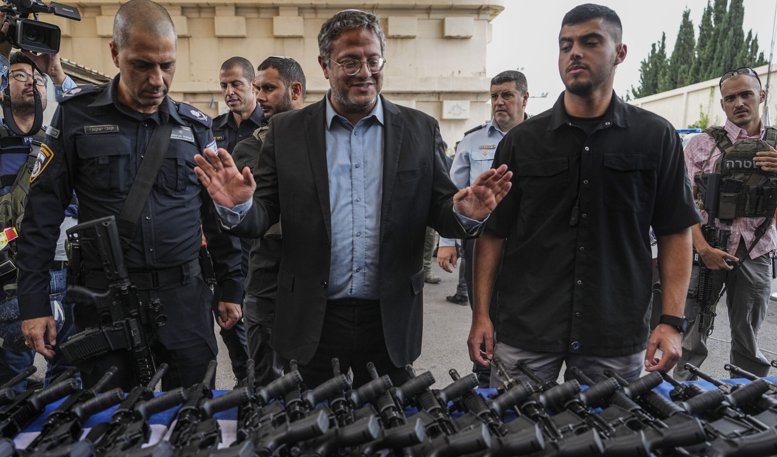 Lapid avverte: "Se durante il Ramadan Ben-Gvir sarà incaricato della sicurezza in Cisgiordania l'area andrà in fiamme"