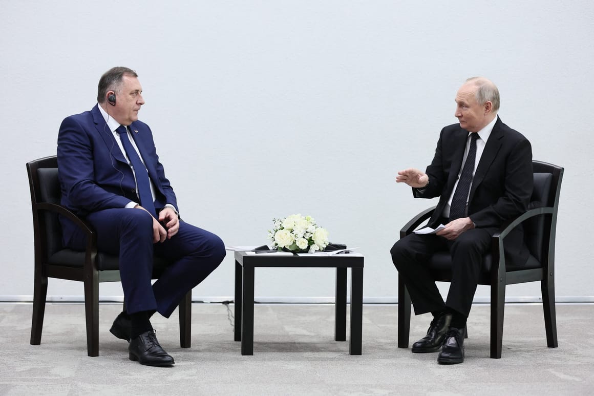 Il leader serbo-bosniaco incontra Putin e lo elogia: "Costretto a intervenire in Ucraina per difendere i diritti russi"