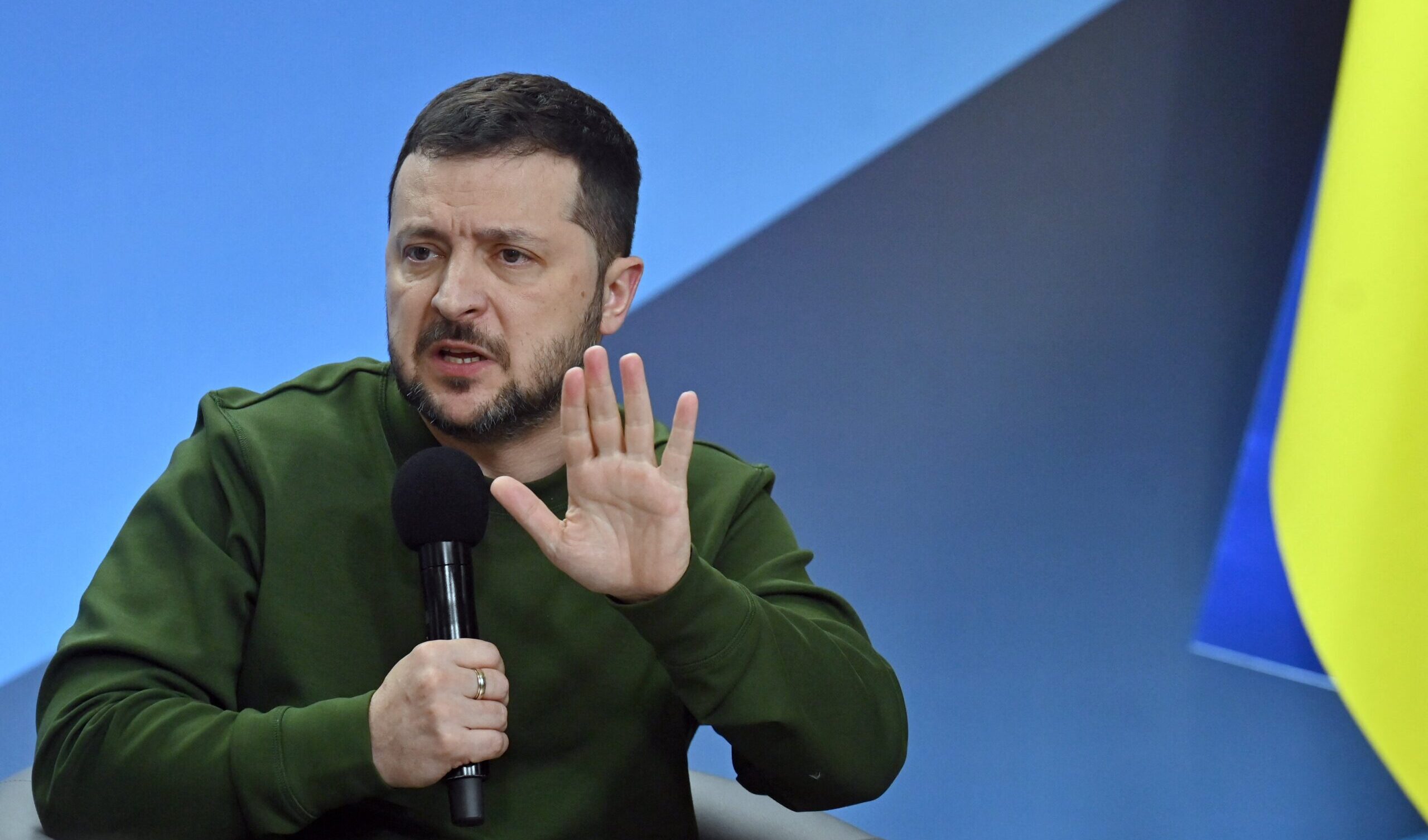 Zelensky dice che Kiev ha un piano per una controffensiva ma servono più armi dall'Occidenti