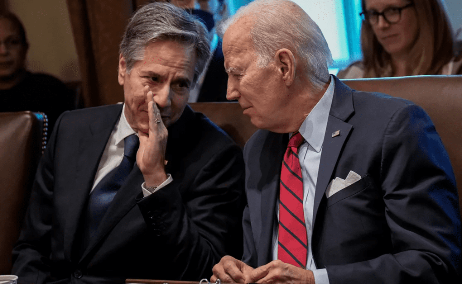 La campagna di Biden accusa Trump di essere una minaccia per la democrazia