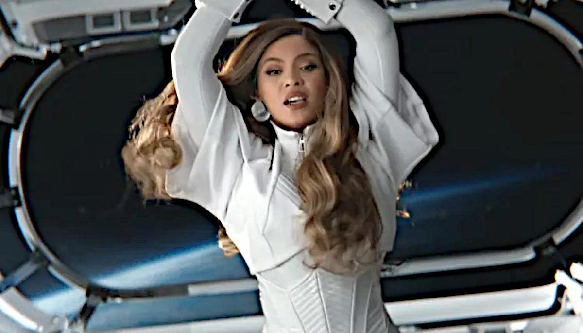 Beyoncé: al Super Bowl presenta "Renaissance Act II", tra country e rivoluzione