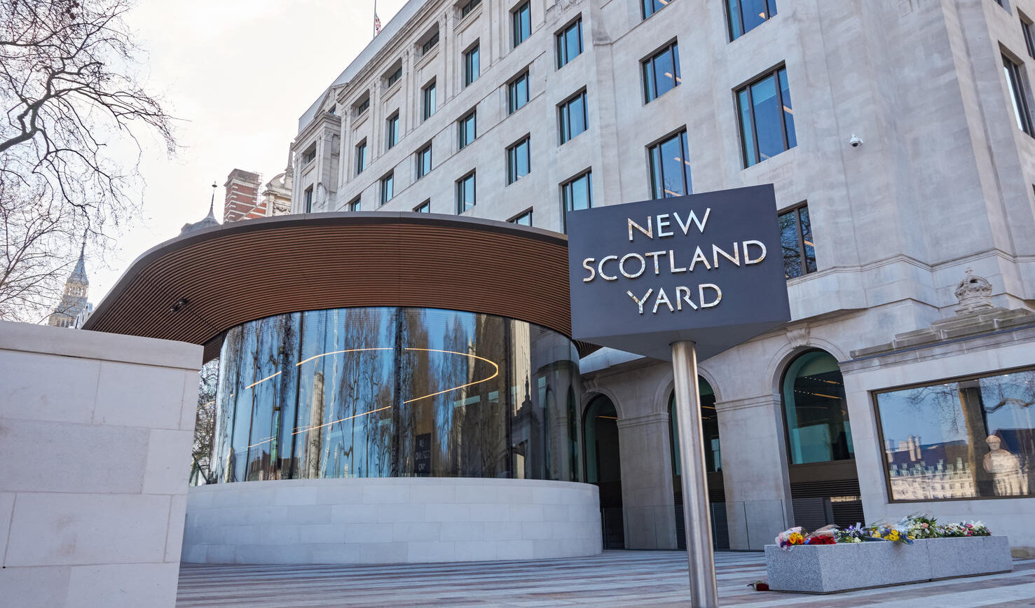 Regno Unito, arrestati tre estremisti di destra: progettavano un attentato contro una moschea