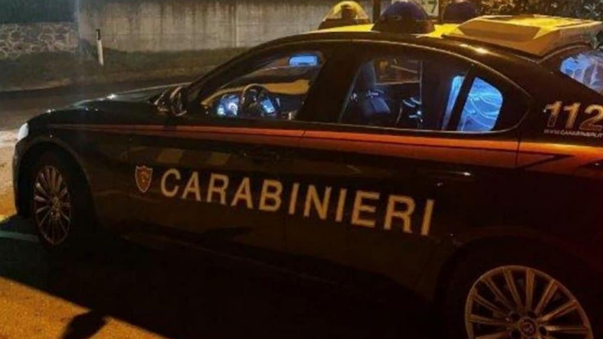 Subisce un furto in casa e accoltella i due ladri, uccidendone uno: accusato di omicidio un 48enne reggino