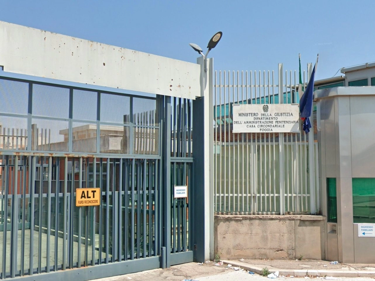 Pestaggio su due detenuti, finiscono ai domiciliari 10 agenti penitenziari: tra le accuse anche la tortura