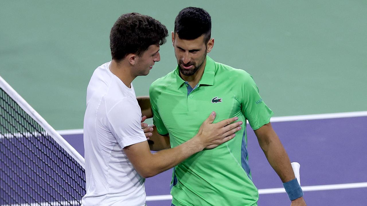 Luca Nardi batte in 3 set Djokovic a Indian Wells! L'italiano era il numero 123 al mondo: "Ho battuto il mio idolo"