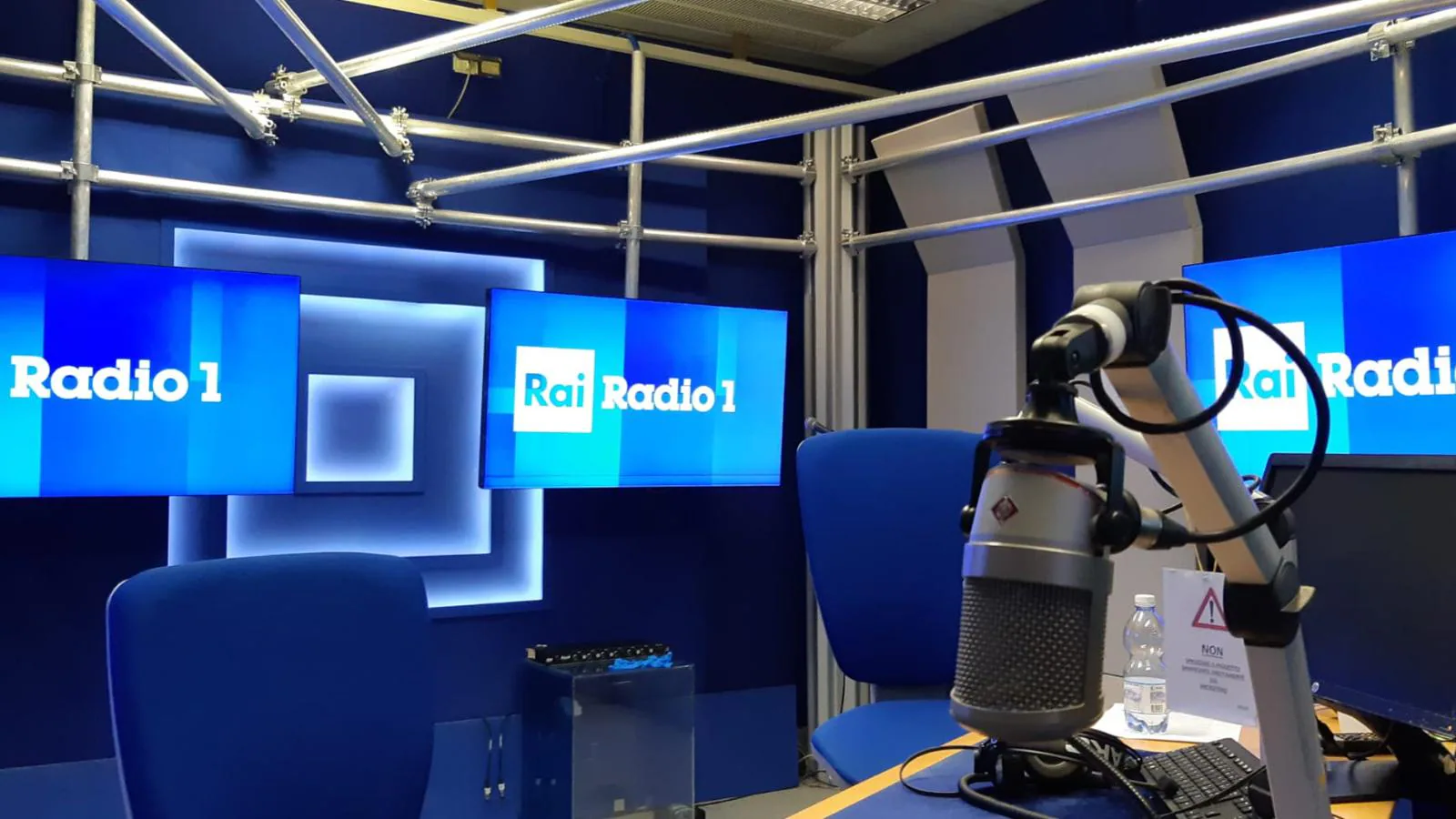 Radio 1 in stato di agitazione, sciopero dei giornalisti fino al 22 marzo: la clamorosa protesta contro i vertici Rai