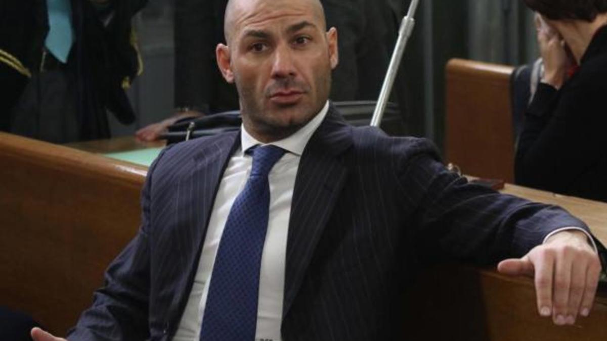 Riccardo Bossi indagato per truffa ai danni dello Stato: ecco le accuse sul figlio dell'ex leader della Lega