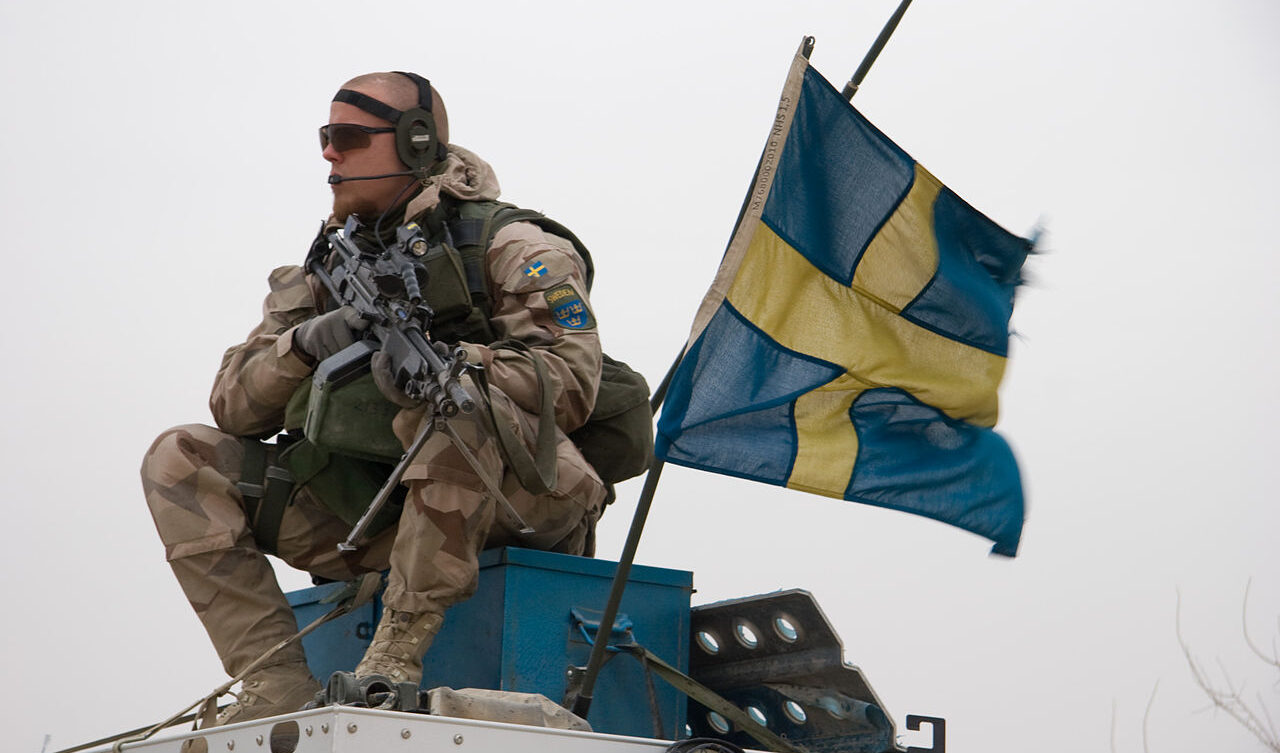 La Svezia schiererà in Lettonia carri armati CV90 e Leopard 2