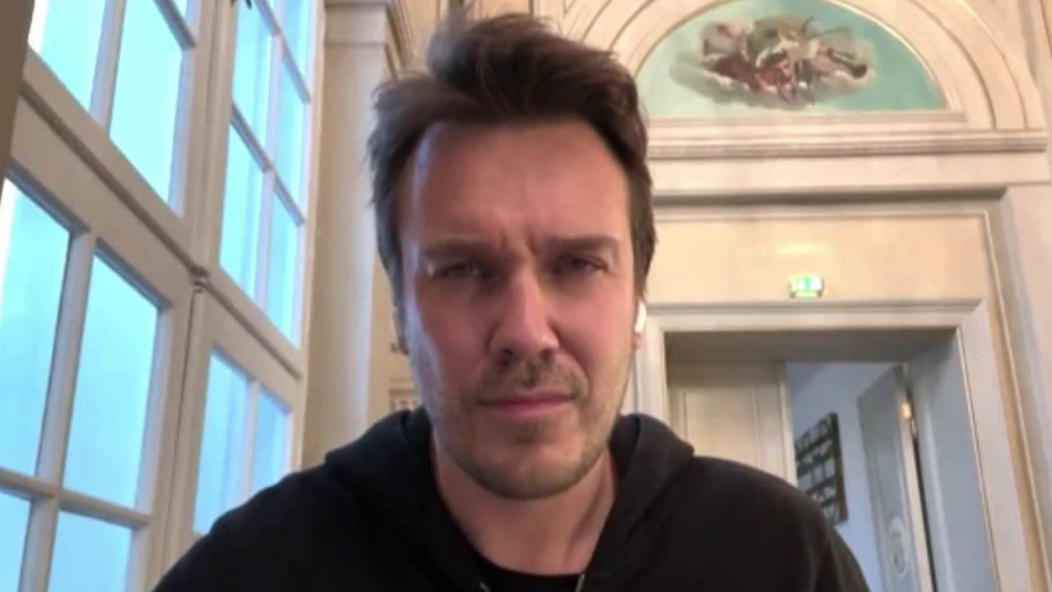 Mosca dà la caccia a Mikhail Zygar il giornalista russo che ha osato intervistare Zelensky