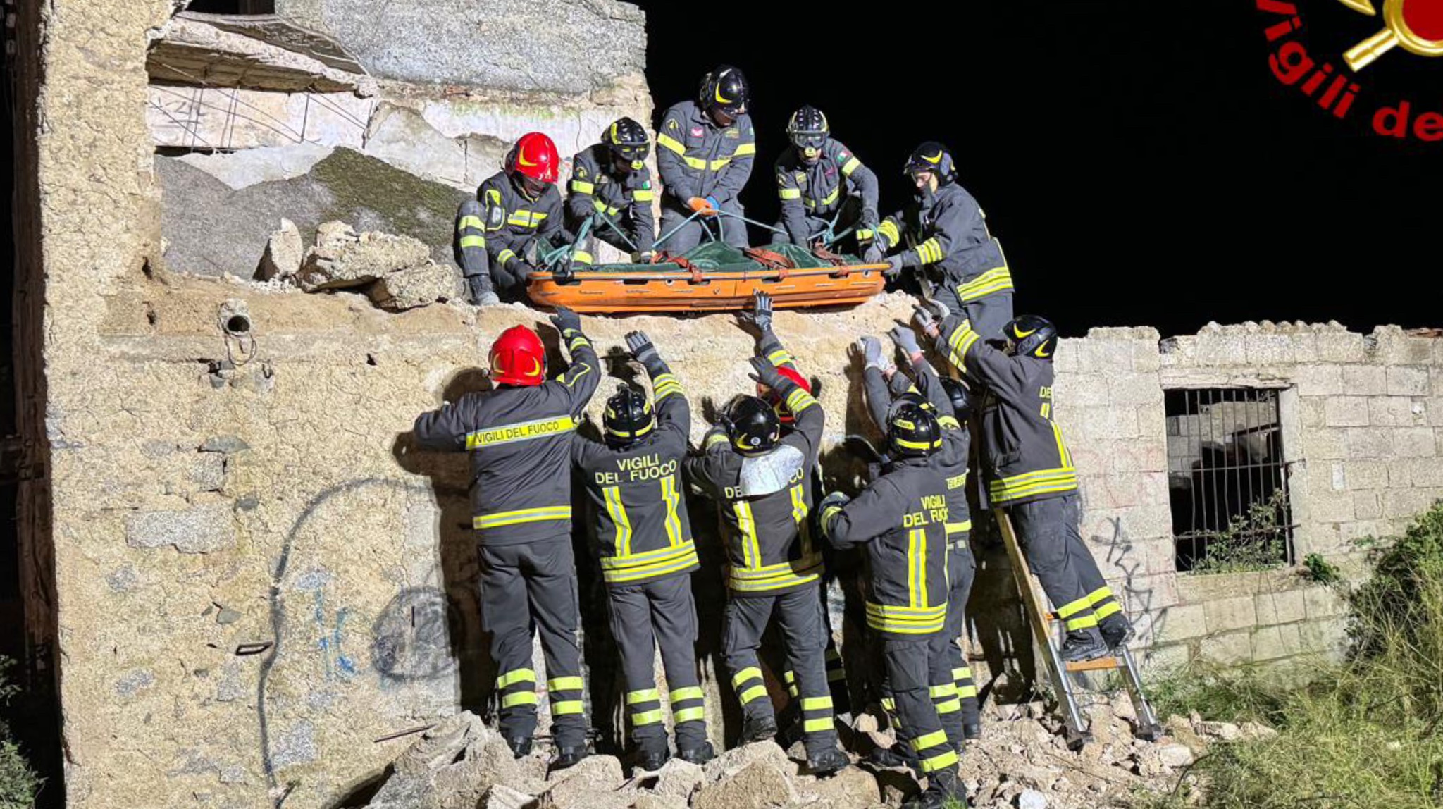 A Nuoro crolla il solaio in una casa diroccata: morti due ragazzini