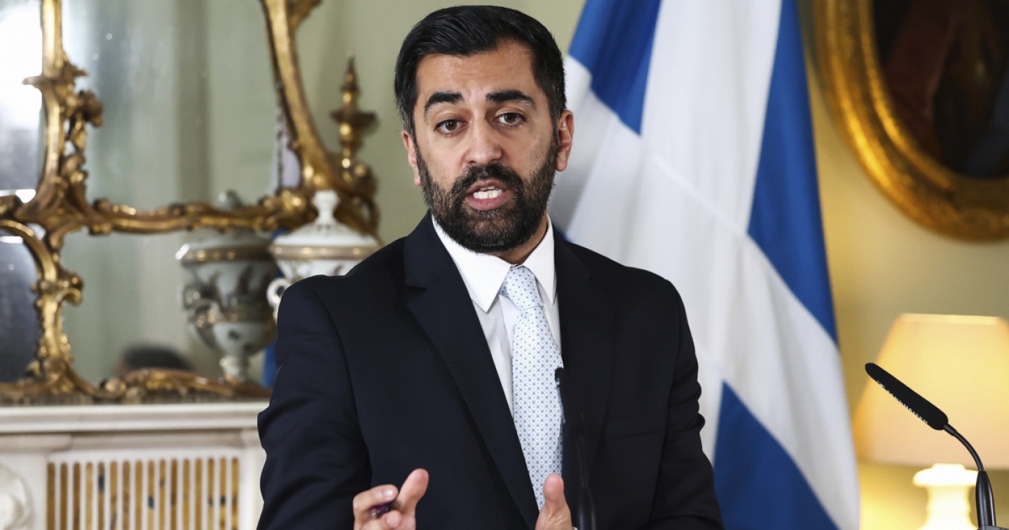 Scozia, si dimette il leader indipendentista Humza Yousaf: ora i progetti secessionisti si complicano