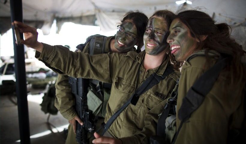 Viaggio nell'esercito d'Israele: così la destra sta snaturando un pilastro nazionale