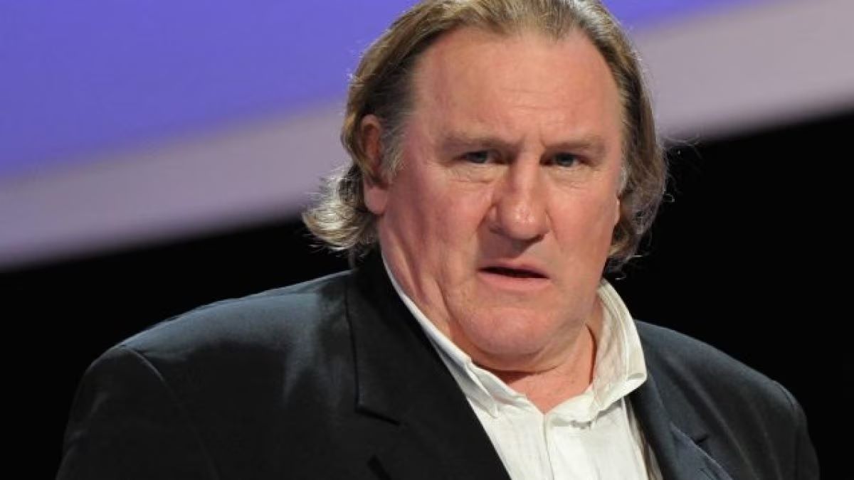 Gérard Depardieu è in stato di fermo: l'attore francese deve rispondere di due accuse di violenza sessuale