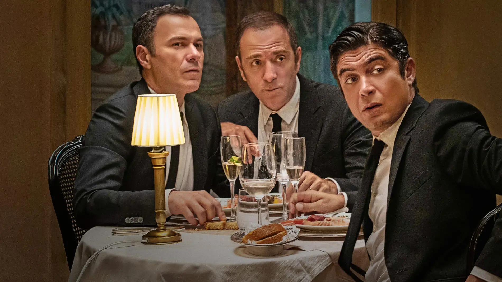 “Gli infedeli”, alle 21.20 su Rai 2: le anticipazioni del film a episodi con Valerio Mastandrea e Riccardo Scamarcio