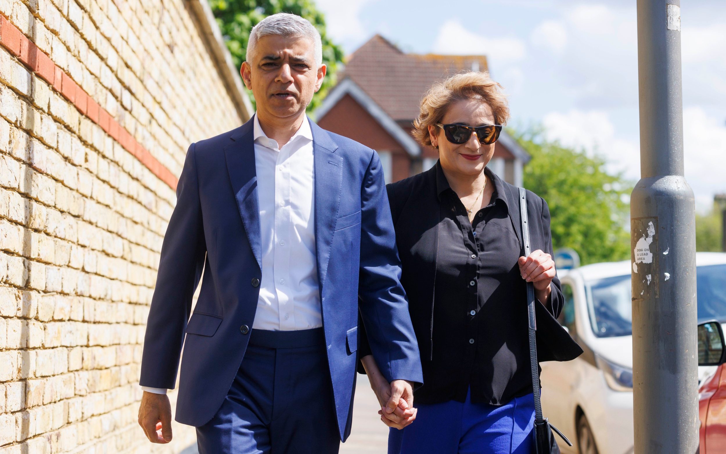 Il laburista Sadiq Khan confermato per la terza volta sindaco di Londra: nelle elezioni locali disfatta per Sunak