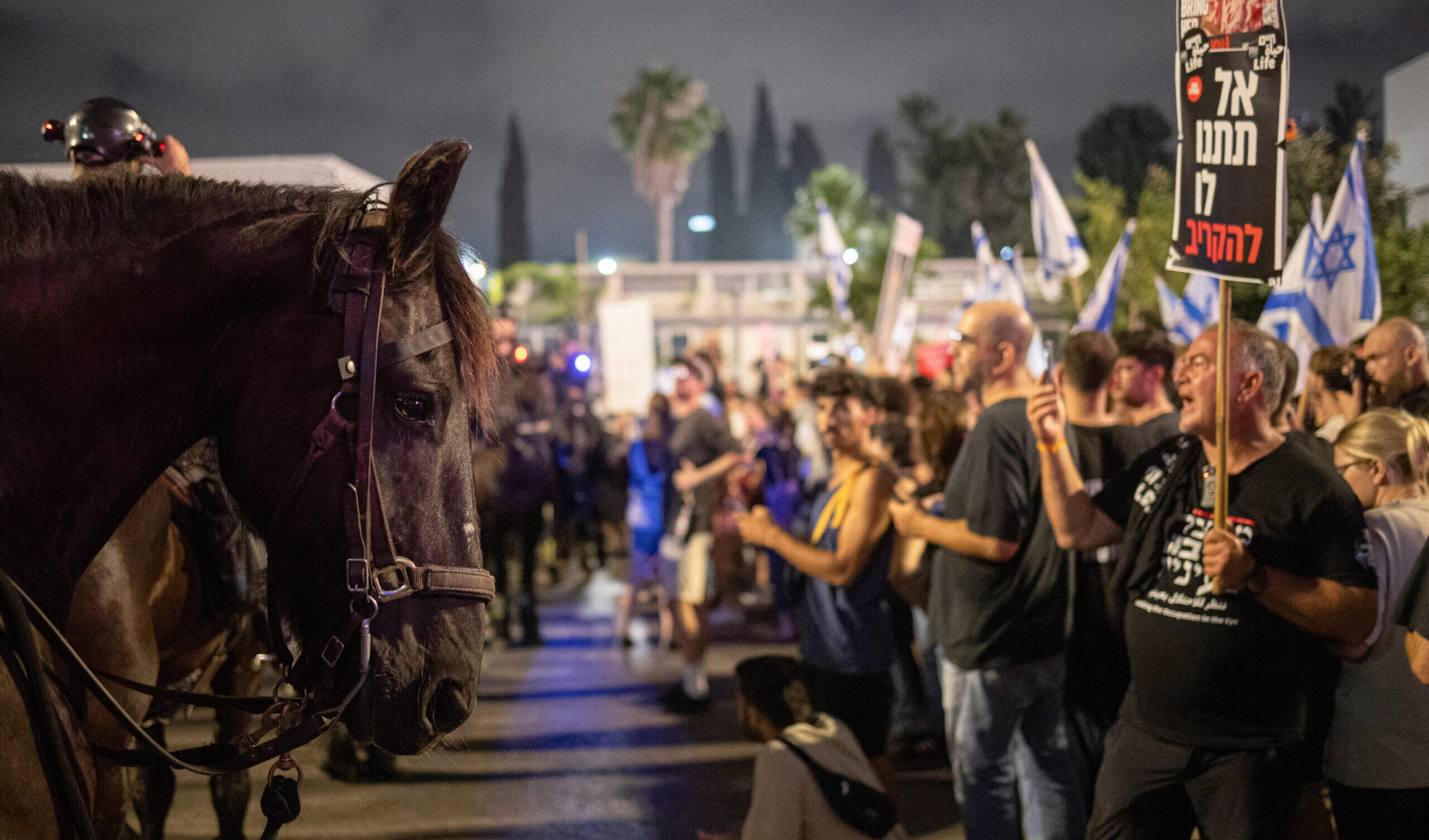 Israele: la gioia per la liberazione di 4 ostaggi e il cinismo di un governante senza scrupoli