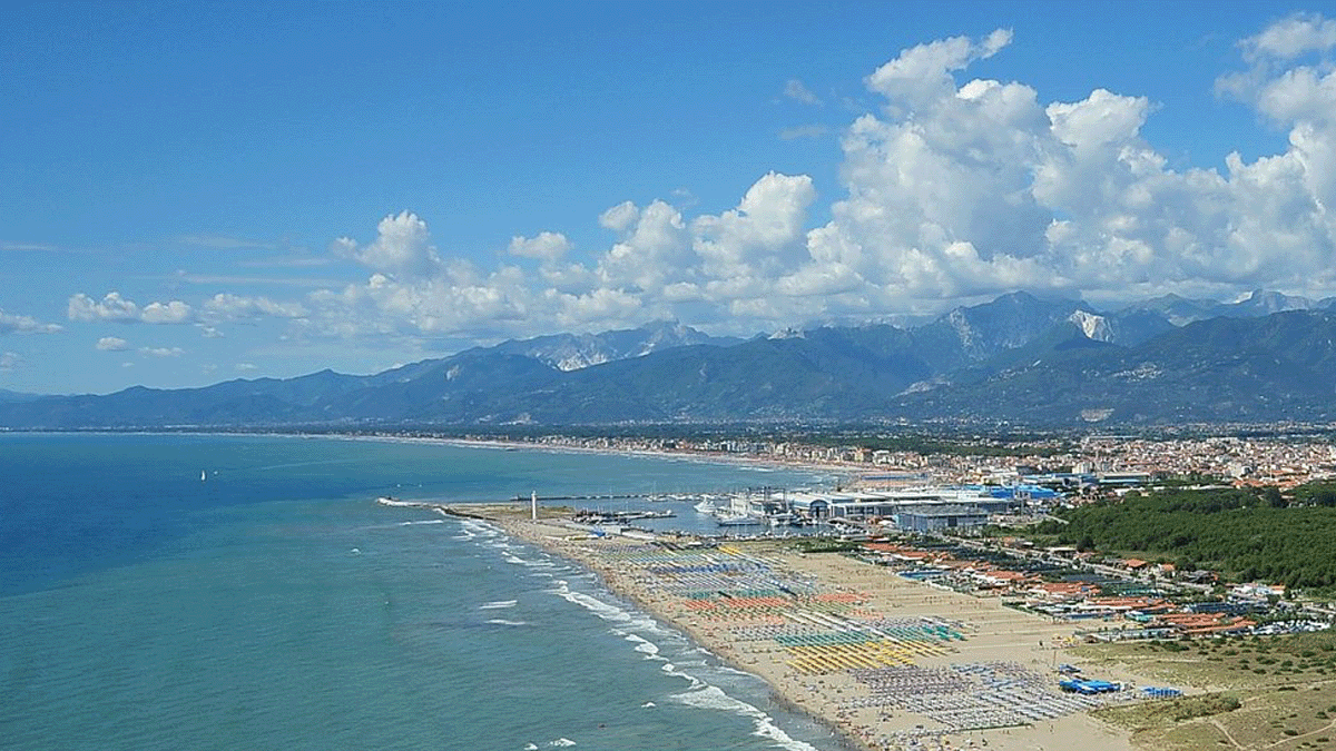 Giovane turista tedesco muore in un campeggio della Versilia: il ragazzo era in gita con la scuola