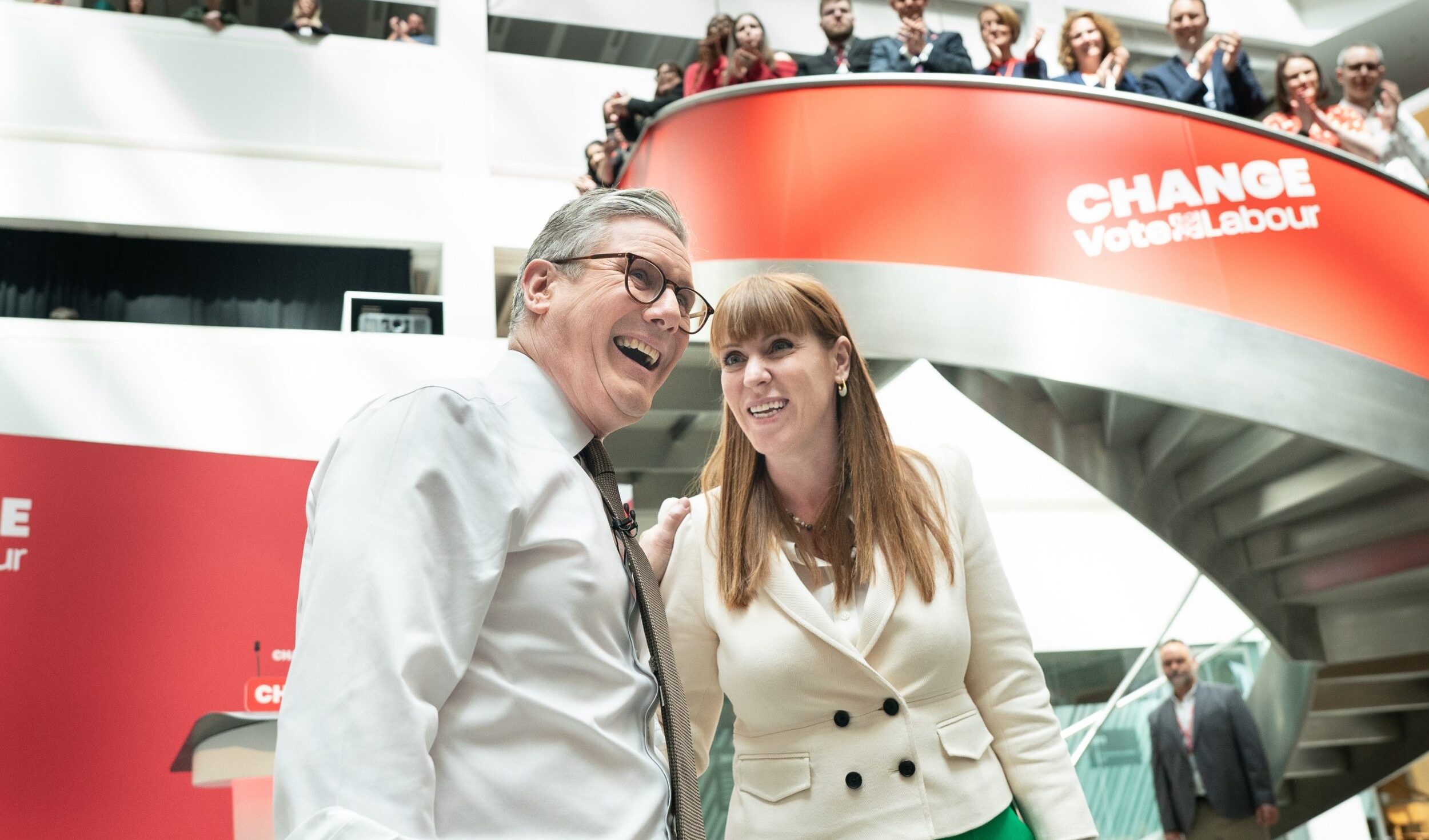 Keir Starmer presenta il governo: moderati ma con qualche pennellata di rosso Keir Starmer presenta il governo: moderati ma con qualche pennellata di rosso