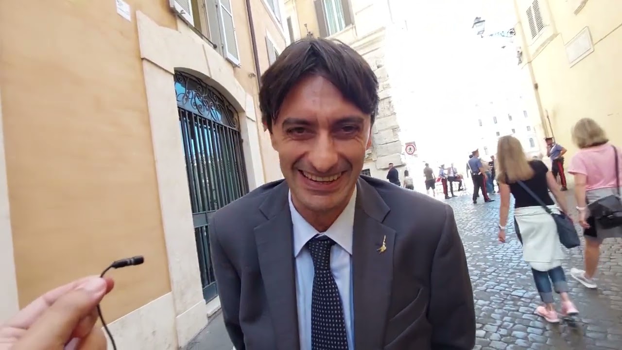 No alle parole 'sindaca' e 'avvocata': la Lega vuole vietare il genere femminile