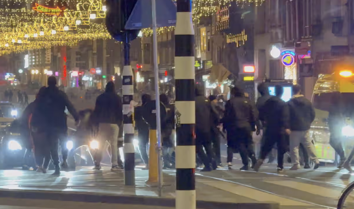 "Caccia all'ebreo": cosa hanno in comune gli Hooligans israeliani e i teppisti filopalestinesi