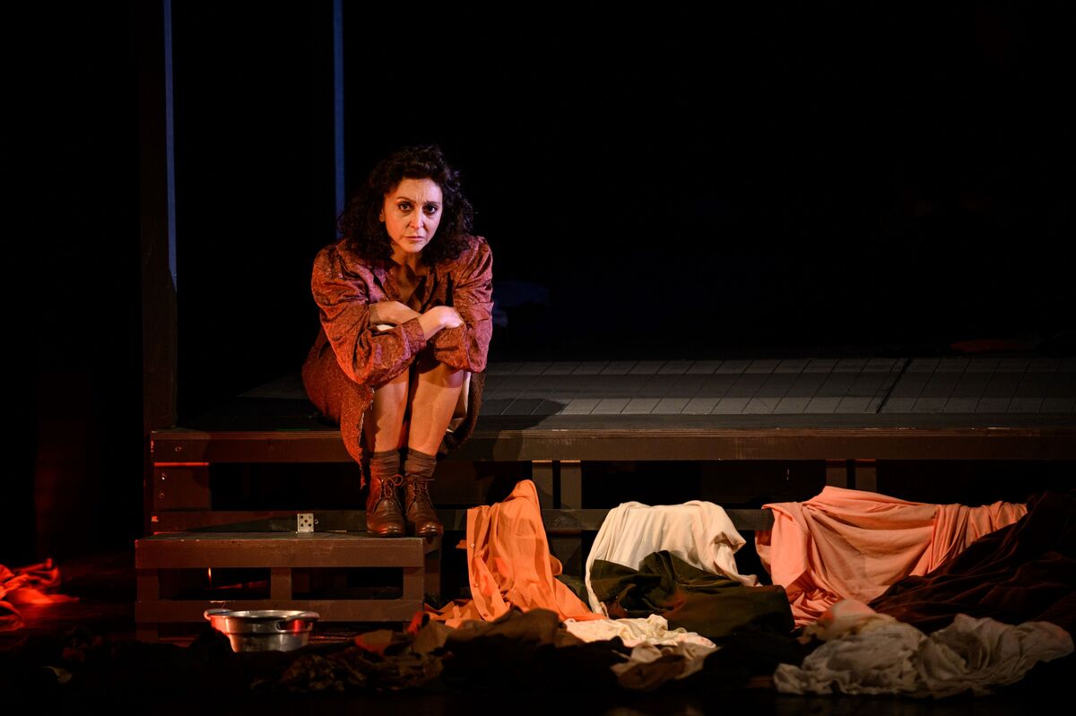 Paola Minaccioni - Elena, la matta - recensione di Alessia de Antoniis