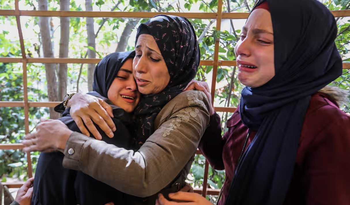 Gaza: almeno 12 morti, tra cui tre bambini, in un raid israeliano su Nuseirat