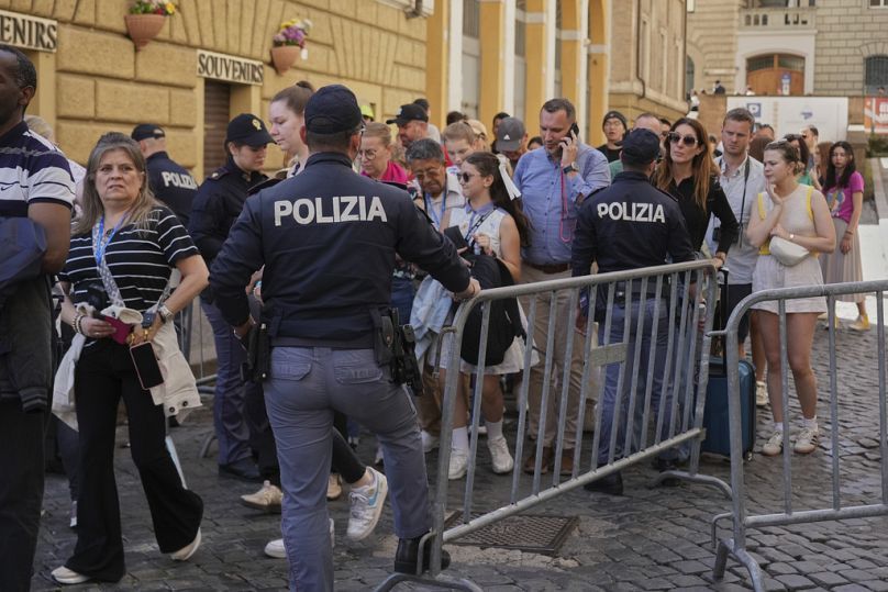 Conclave: dall'isolamento ai jammer, quali sono le misure di sicurezza