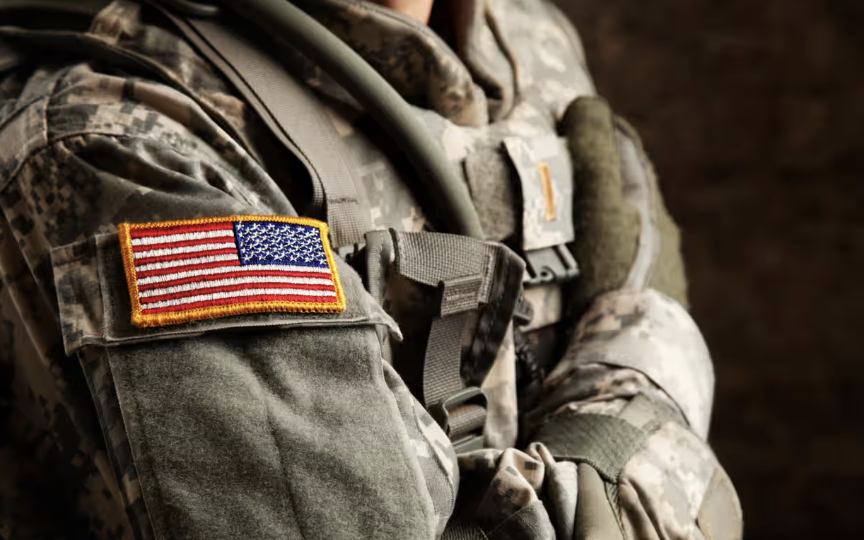 La Corte Suprema consente a Trump il divieto per i militari transgender in attesa della sentenza definitiva